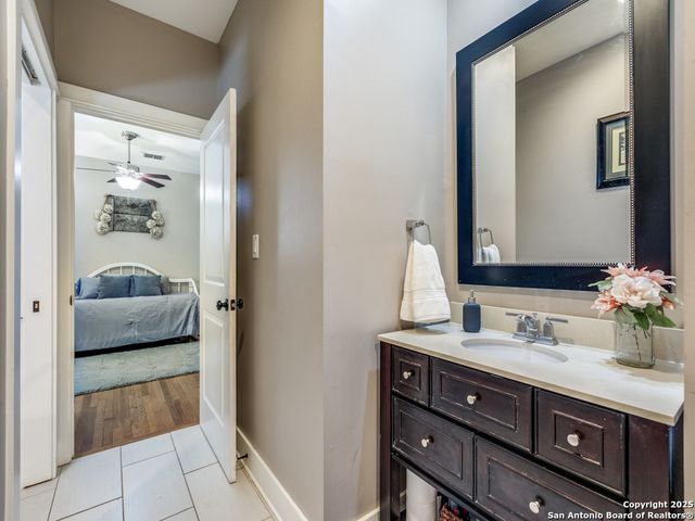 425 W Gramercy Pl, San Antonio, TX 78212