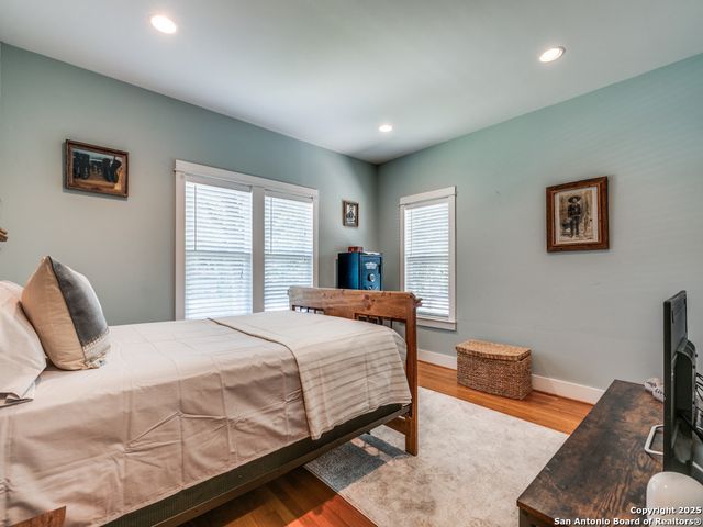 425 W Gramercy Pl, San Antonio, TX 78212