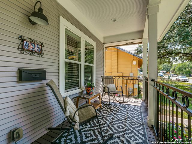 425 W Gramercy Pl, San Antonio, TX 78212