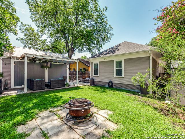 425 W Gramercy Pl, San Antonio, TX 78212