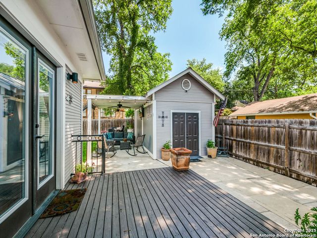 425 W Gramercy Pl, San Antonio, TX 78212