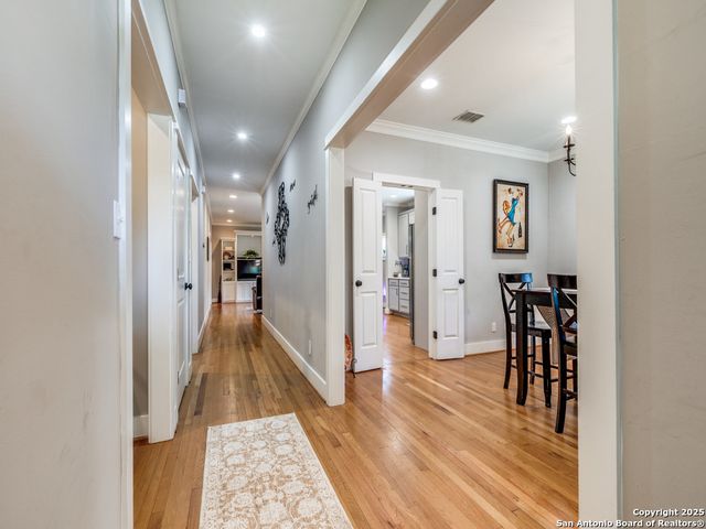 425 W Gramercy Pl, San Antonio, TX 78212