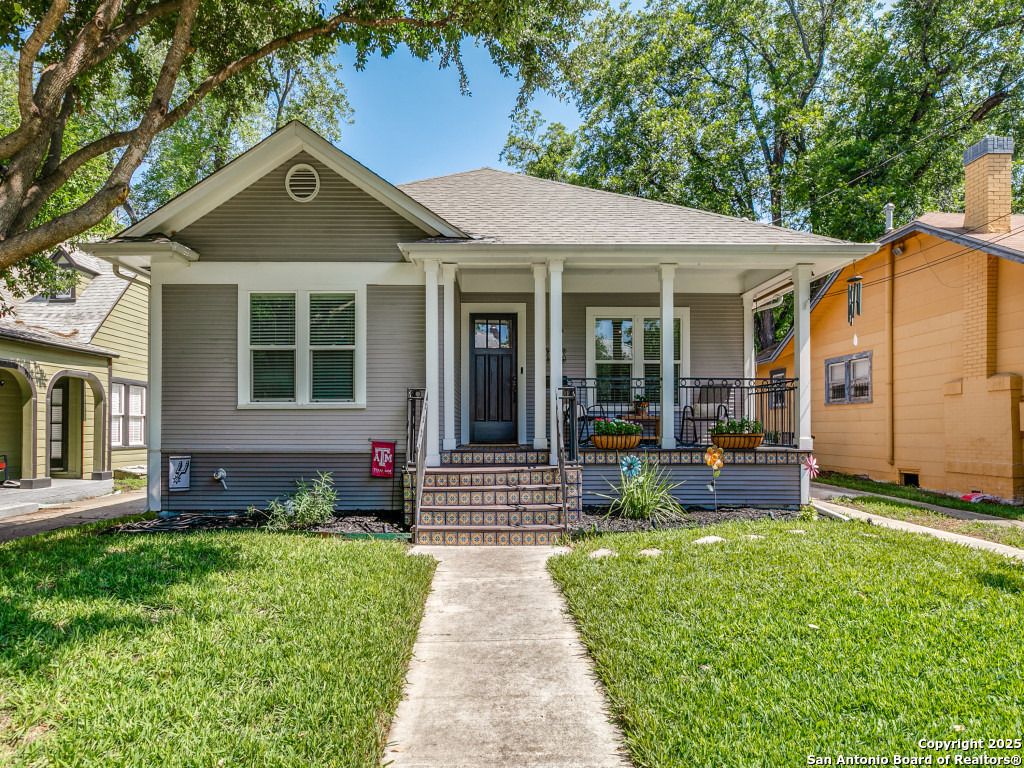 425 W Gramercy Pl, San Antonio, TX 78212