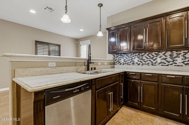14208 POETS ROCK, El Paso, TX 79938