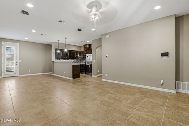 14208 POETS ROCK, El Paso, TX 79938