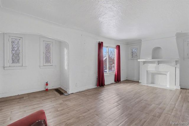 10336 W Point Street, Detroit, MI 48204