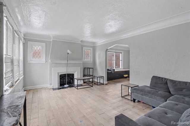 10336 W Point Street, Detroit, MI 48204