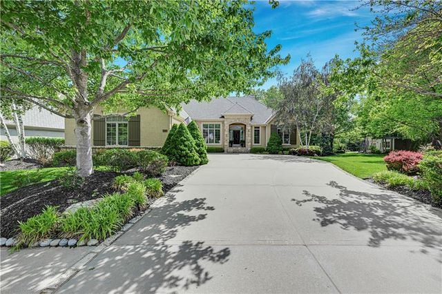 16719 S Country Club Drive, Loch Lloyd, MO 64012