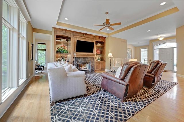 16719 S Country Club Drive, Loch Lloyd, MO 64012