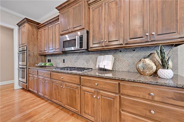 16719 S Country Club Drive, Loch Lloyd, MO 64012