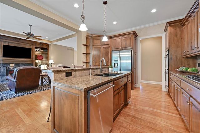 16719 S Country Club Drive, Loch Lloyd, MO 64012