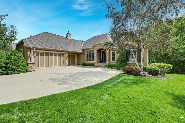 16719 S Country Club Drive, Loch Lloyd, MO 64012