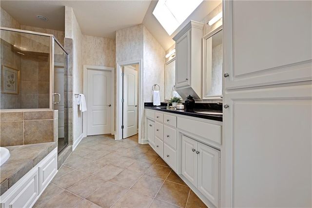 16719 S Country Club Drive, Loch Lloyd, MO 64012