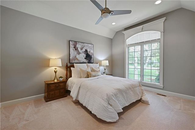 16719 S Country Club Drive, Loch Lloyd, MO 64012