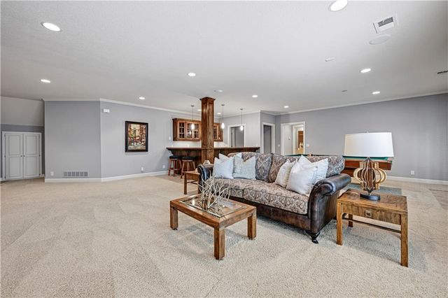 16719 S Country Club Drive, Loch Lloyd, MO 64012