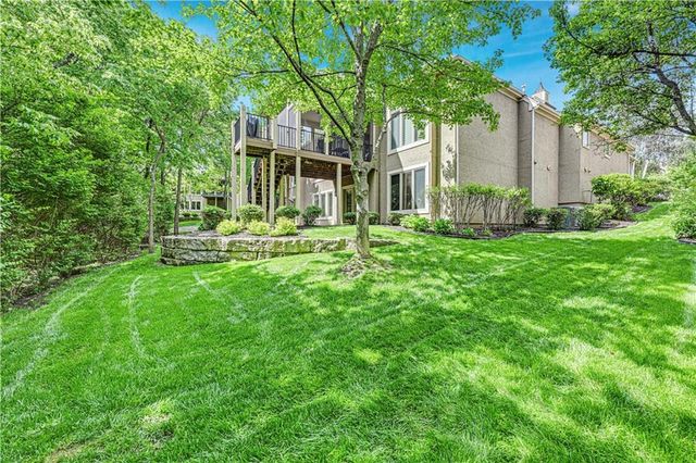 16719 S Country Club Drive, Loch Lloyd, MO 64012