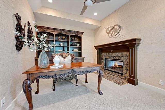 16719 S Country Club Drive, Loch Lloyd, MO 64012