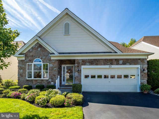 70 HUXLEY CIR, Marlton, NJ 08053