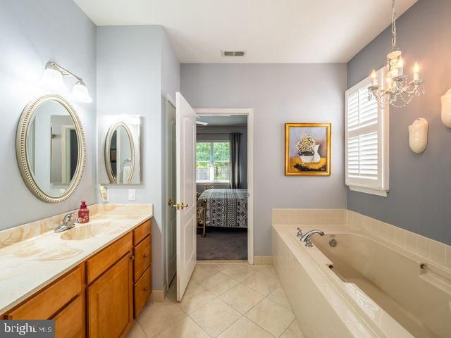 70 HUXLEY CIR, Marlton, NJ 08053