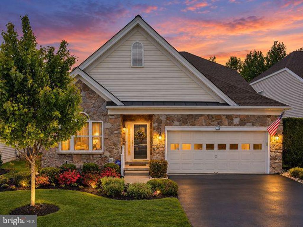 70 HUXLEY CIR, Marlton, NJ 08053