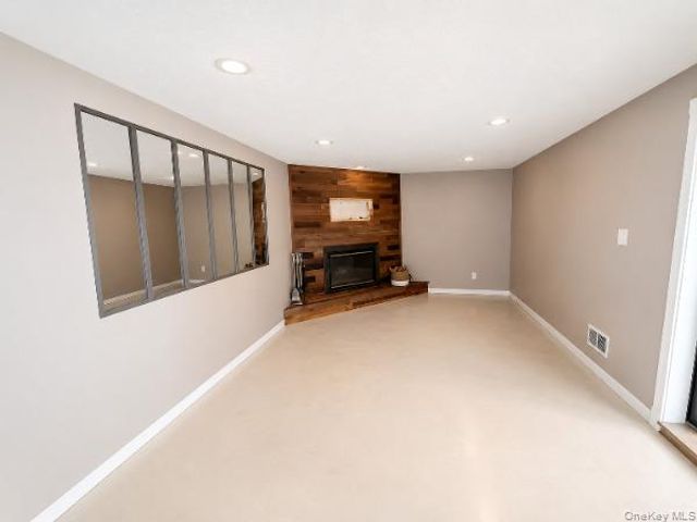 21 Kevin Road, Commack, NY 11725