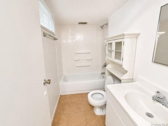 21 Kevin Road, Commack, NY 11725