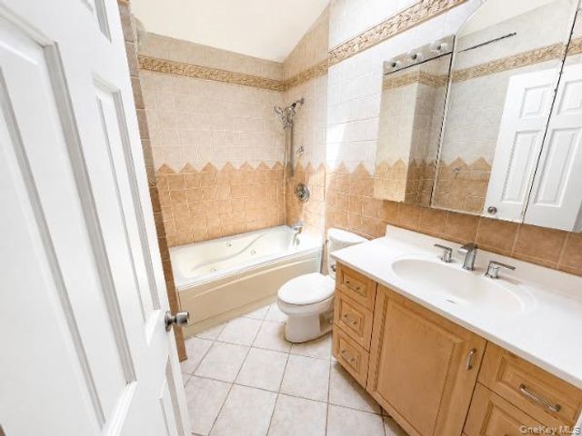 21 Kevin Road, Commack, NY 11725