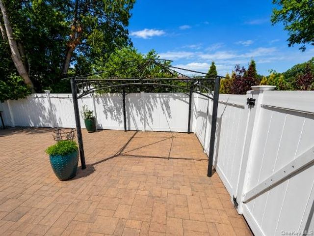 21 Kevin Road, Commack, NY 11725