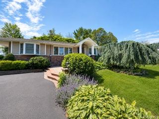 21 Kevin Road, Commack, NY 11725