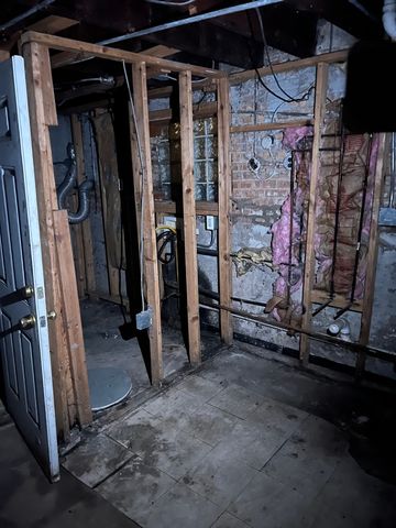 8005 S Blackstone Avenue, Chicago, IL 60619