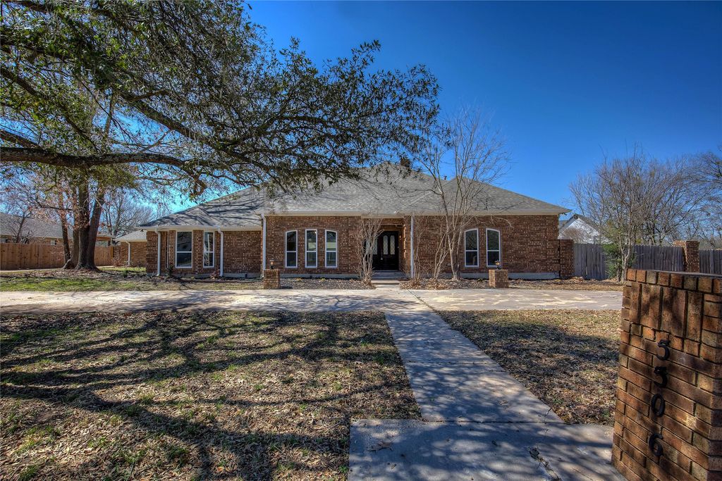 5506 Burgundy Drive, Greenville, TX 75402