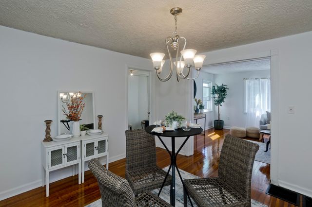 23 Jenness St, Springfield, MA 01104