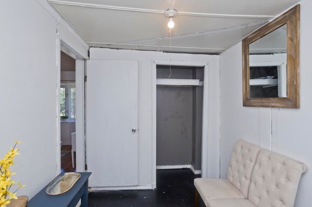 23 Jenness St, Springfield, MA 01104