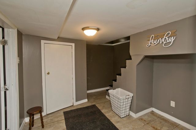 23 Jenness St, Springfield, MA 01104