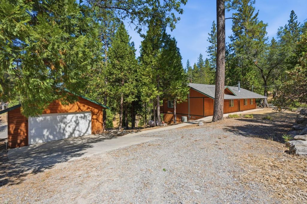 5201 Canchalagua Dr, Pollock Pines, CA 95726