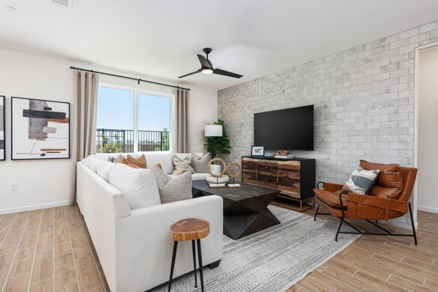 6738 E Home Avenue, Fresno, CA 93727