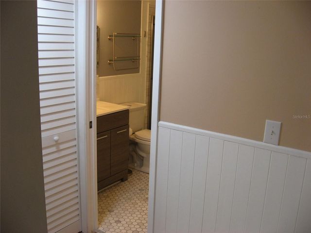 5769 GARDENS DRIVE 101, Sarasota, FL 34243