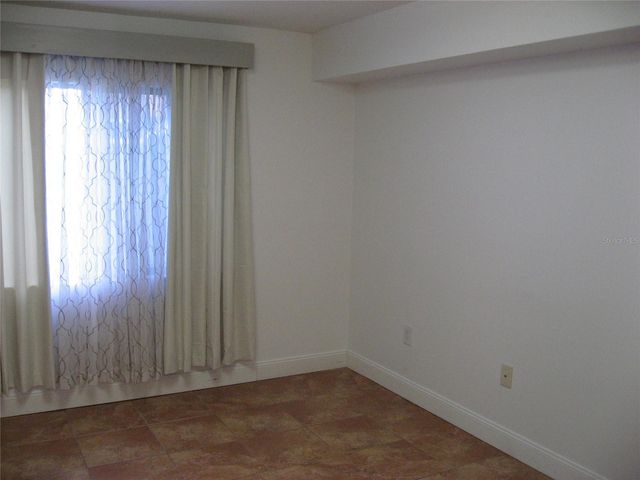 5769 GARDENS DRIVE 101, Sarasota, FL 34243