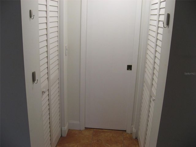 5769 GARDENS DRIVE 101, Sarasota, FL 34243