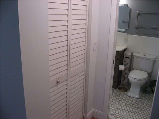 5769 GARDENS DRIVE 101, Sarasota, FL 34243