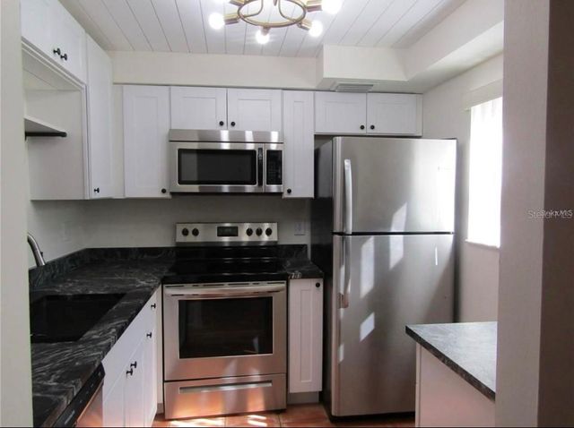 5769 GARDENS DRIVE 101, Sarasota, FL 34243