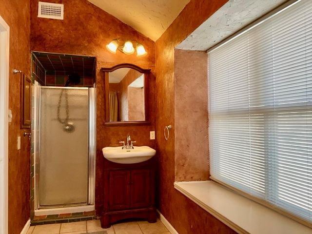 606 Eaglecreek DR, Leander, TX 78641