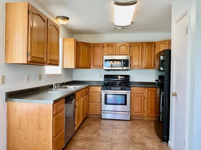 606 Eaglecreek DR, Leander, TX 78641