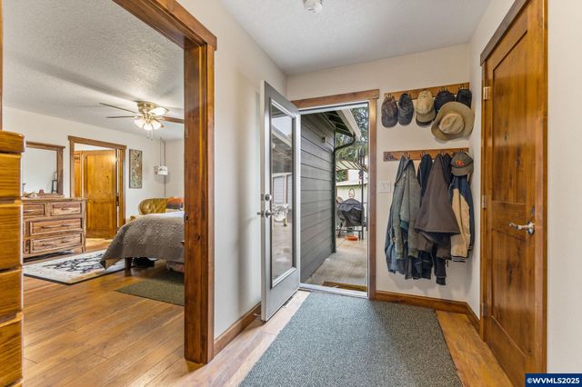 1894 Talbot Rd SE, Jefferson, OR 97352