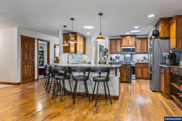 1894 Talbot Rd SE, Jefferson, OR 97352