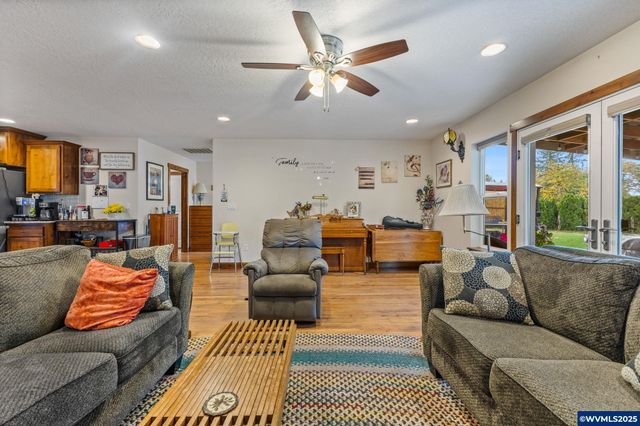 1894 Talbot Rd SE, Jefferson, OR 97352