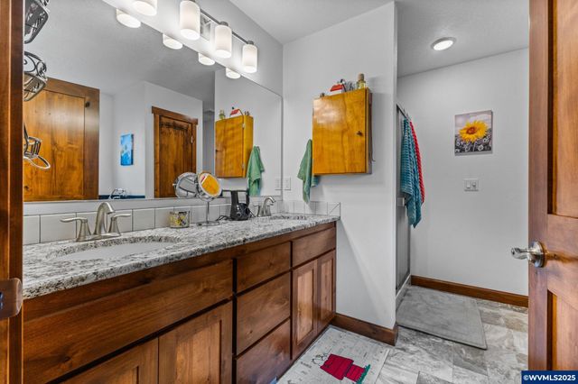 1894 Talbot Rd SE, Jefferson, OR 97352