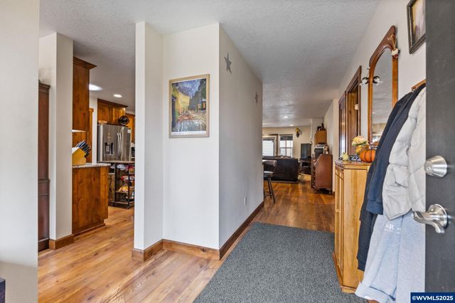 1894 Talbot Rd SE, Jefferson, OR 97352