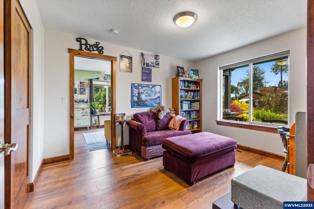 1894 Talbot Rd SE, Jefferson, OR 97352