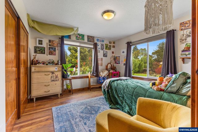 1894 Talbot Rd SE, Jefferson, OR 97352